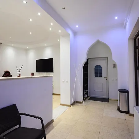 Apartment Spacious In A *