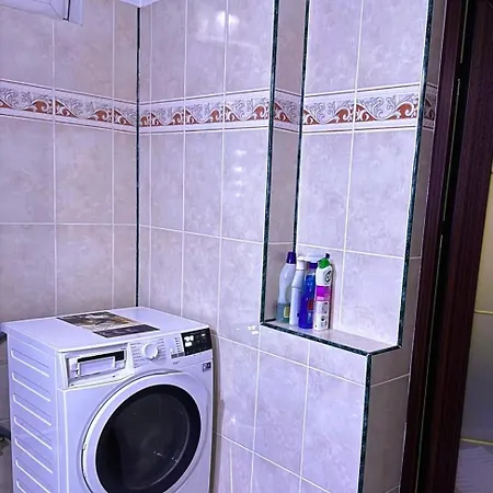 Spacious In A アパート ブカレスト