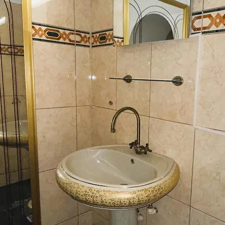 Spacious In A アパート