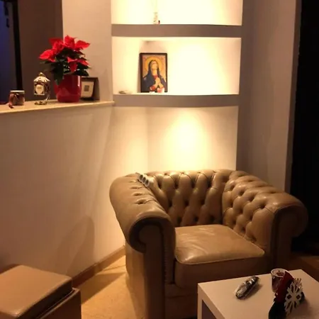 アパート Spacious In A ブカレスト