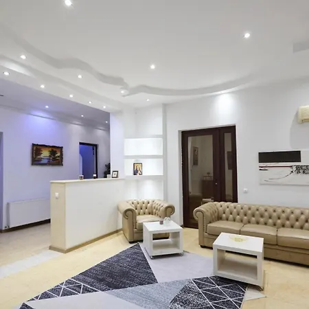 Spacious In A アパート ブカレスト