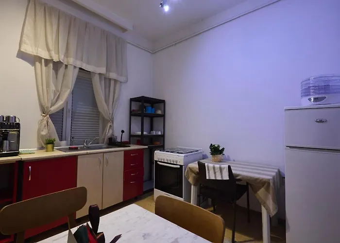 Апартаменты Spacious In A Бухарест