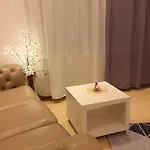 Spacious In A 公寓