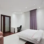 公寓 Spacious In A 布加勒斯特