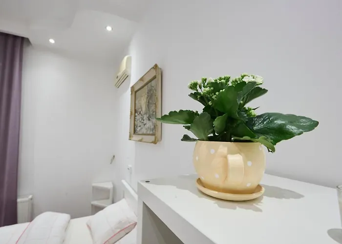 Spacious In A شقة